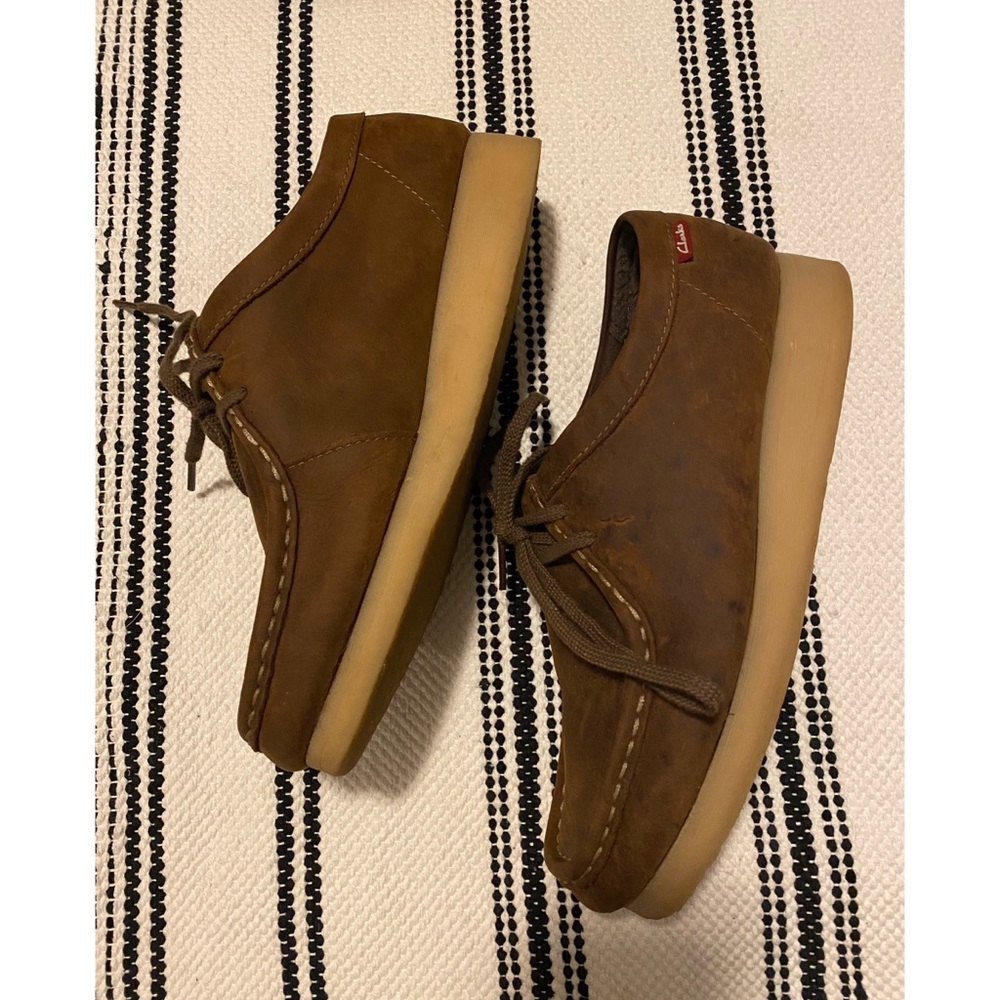 Clarks women’s wallabee shoes